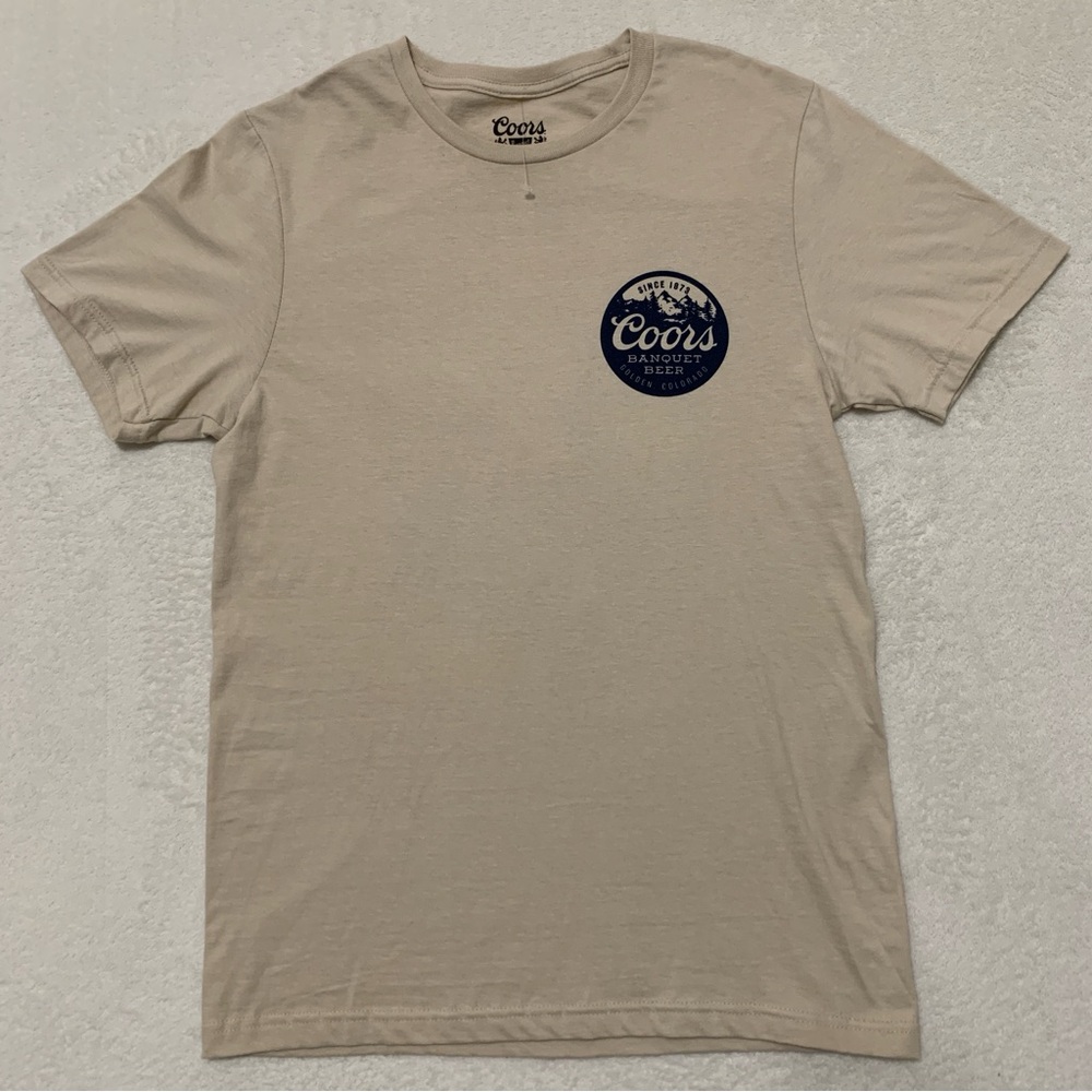 NEW Coors Banquet Beer Golden Colorado T-Shirt Men's Small Short Sleeve Sand‎
